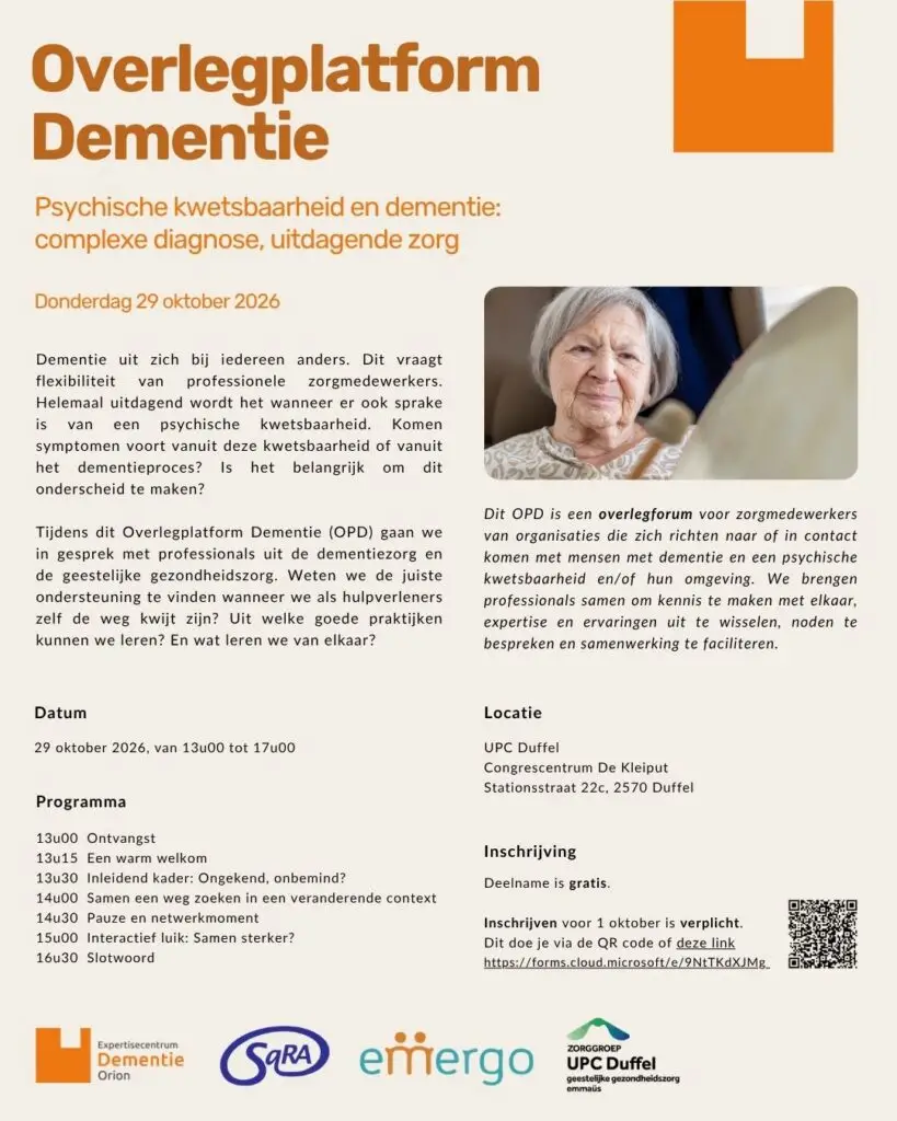 Flyer in het Nederlands over een evenement rond dementie en psychische kwetsbaarheid, met tekst, informatie over de organisator en een foto van een oudere die getroost wordt door de hand van een jongere op zijn of haar schouder.